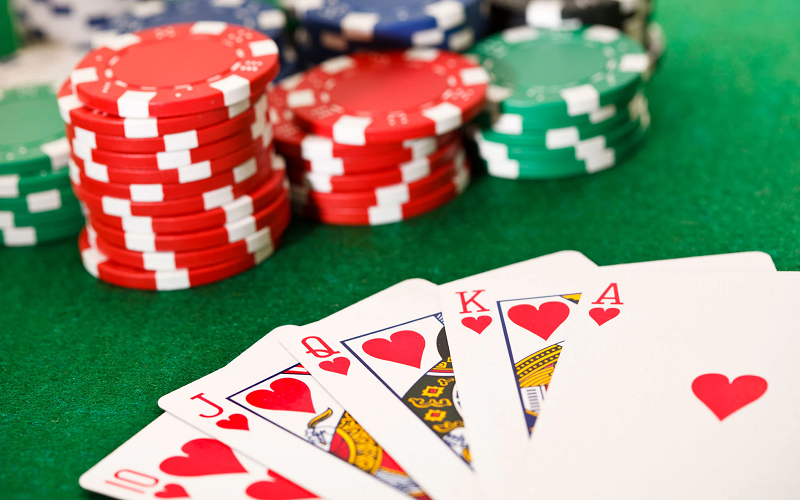 Bật mí kinh nghiệm chơi Poker từ cao thủ chuyên nghiệp